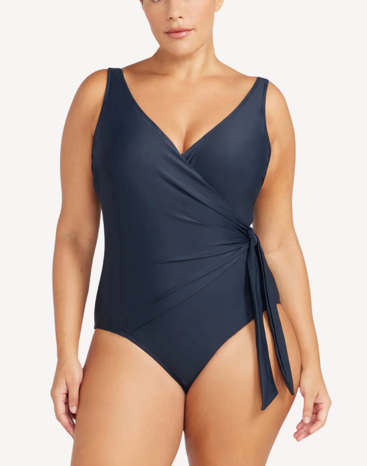 Hues Hayes D/DD Underwire Plus Size One Piece