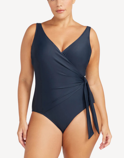 Hues Hayes D/DD Underwire Plus Size One Piece#color_hues-navy